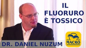 Il fluoruro è tossico: indebolisce i denti e le ossa